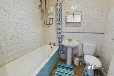20 Headley Grove, Tadworth, KT20 5JF