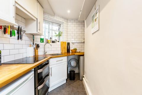 2 bedroom flat to rent, Greatorex Street Whitechapel E1