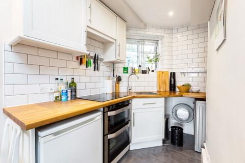 2 bedroom flat to rent, Greatorex Street Whitechapel E1