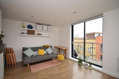 Studio to rent, Greatorex Street London E1