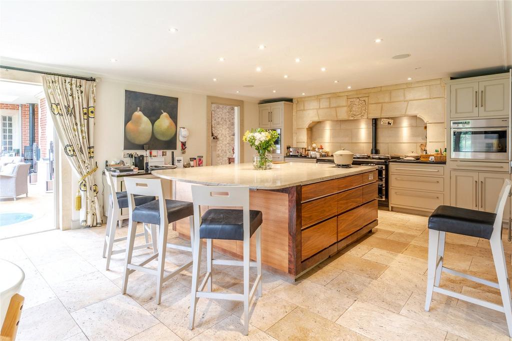 Kitchen/Dining Area