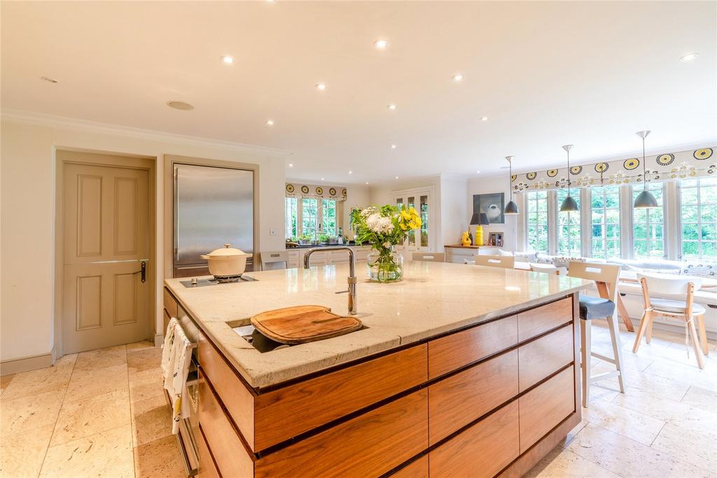 Kitchen/Dining Area