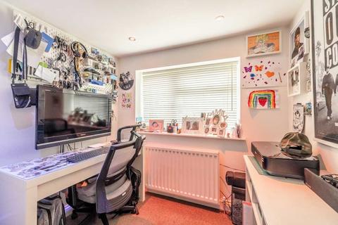 12 Balmoral Close, Slough, SL1 6JP