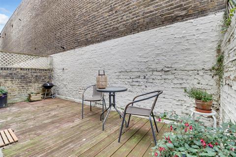 87a College Place, London, NW1 0DR