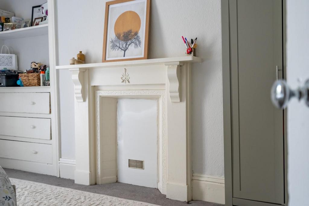 Flat 1 (4 of 8).jpg