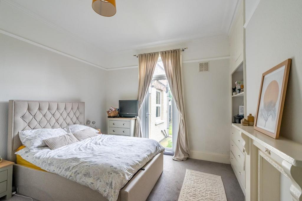 Flat 1 (5 of 8).jpg