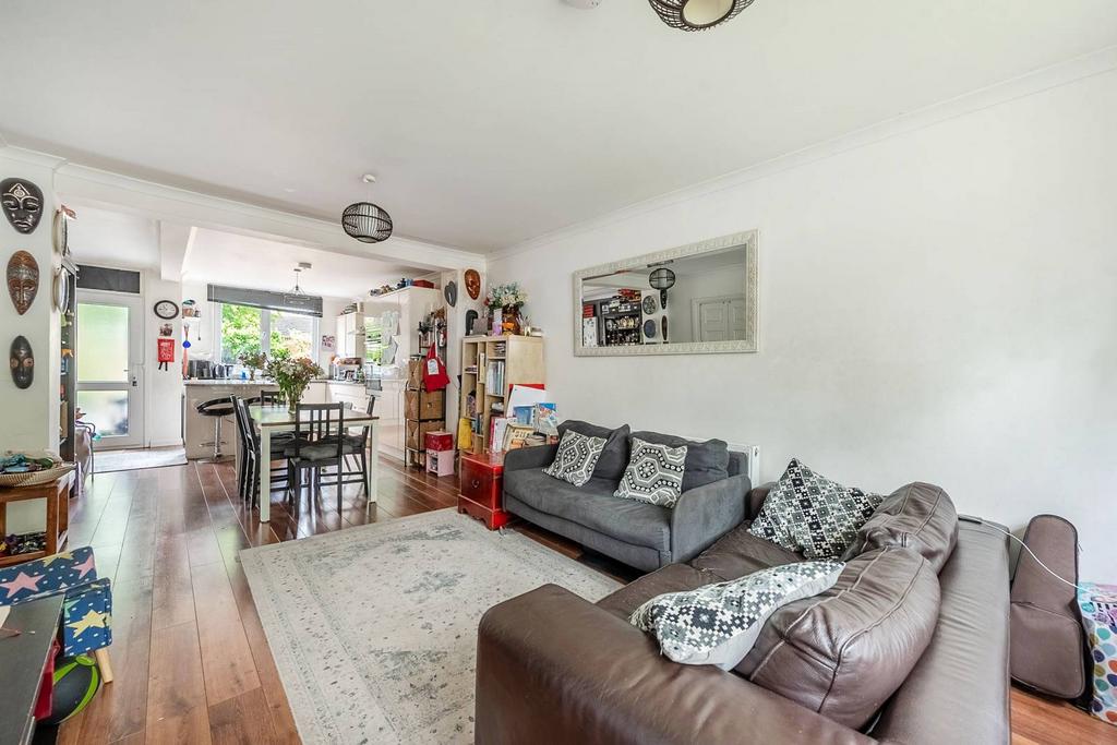 Garlinge Road, Kilburn, London, NW2 2 bed house to rent £3,250 pcm (£750 pw)