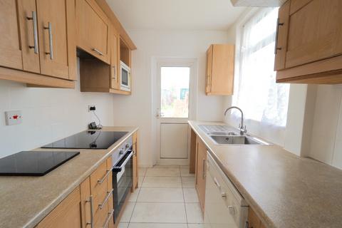 3 bedroom semi-detached house to rent, Duncroft, Plumstead, London, SE18 2HZ