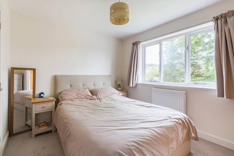 24 Crofton Grove, London, E4 6NY