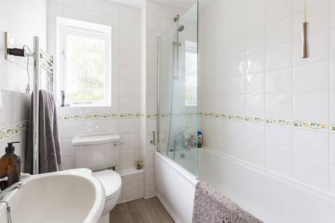 24 Crofton Grove, London, E4 6NY