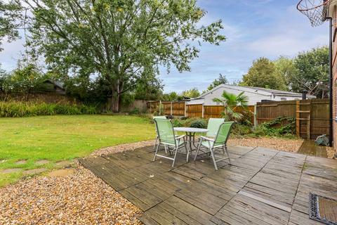 24 Crofton Grove, London, E4 6NY