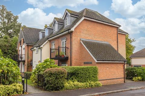 4 Barn Close, Crawley, RH10 7PE