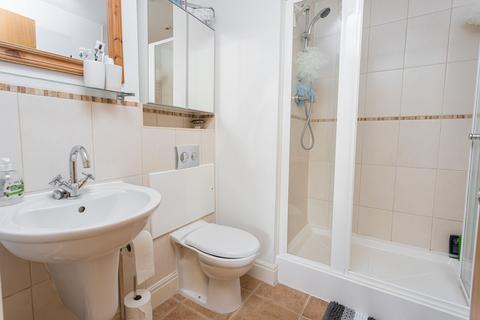4 Barn Close, Crawley, RH10 7PE