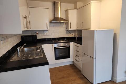 2 bedroom apartment to rent, Woking,  Surrey,  GU21