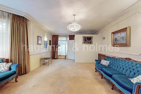 4 bedroom house for sale, Middleton Road, London