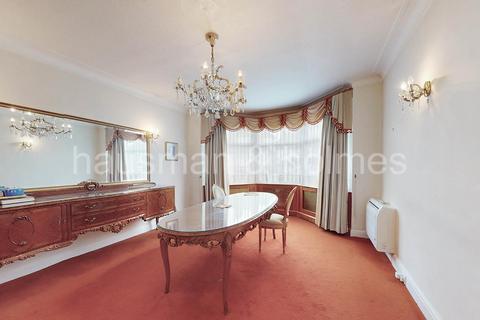 4 bedroom house for sale, Middleton Road, London