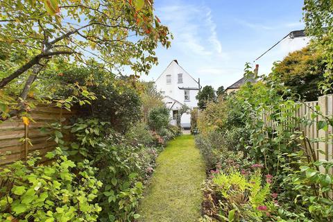 3 bedroom semi-detached house for sale, Sunbury Lane, Walton-On-Thames