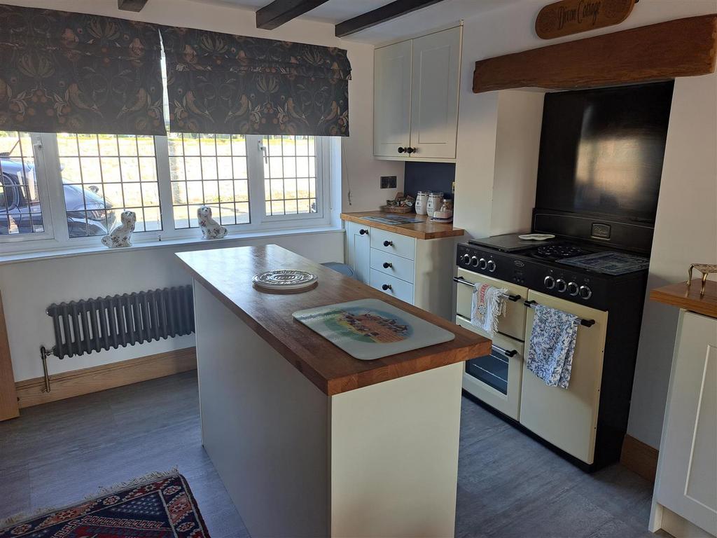 Kitchen dining room