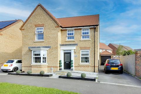 4 bedroom detached house for sale, Greenfield Avenue, Hessle