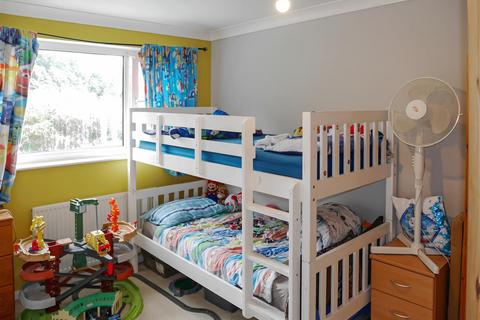 99 Colebrook Road, Wick, Littlehampton, BN17 7NU