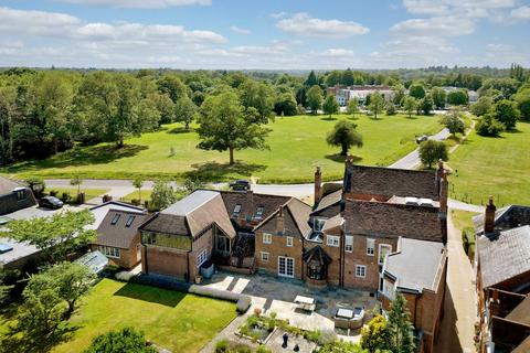 8 bedroom detached house for sale, West Common, Gerrards Cross, SL9