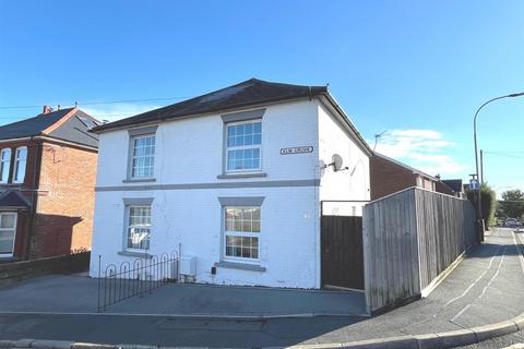 2 bedroom semi-detached house for sale, Elm Grove, Newport