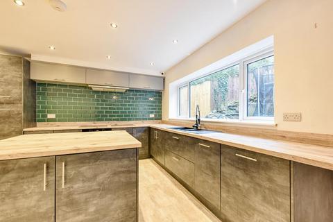4 bedroom detached house for sale, Nottingham Road, Burton Joyce, Nottingham