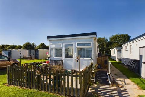 1 bedroom chalet for sale, Fifth Avenue, Sutton-On-Sea LN12