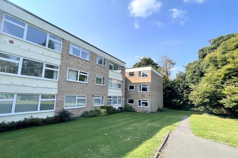 82 Windfield, Leatherhead, KT22 8UJ