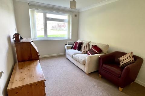 82 Windfield, Leatherhead, KT22 8UJ