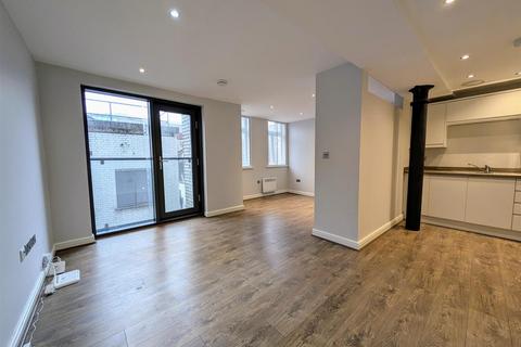 Studio to rent, Princes Buildings, Dale Street