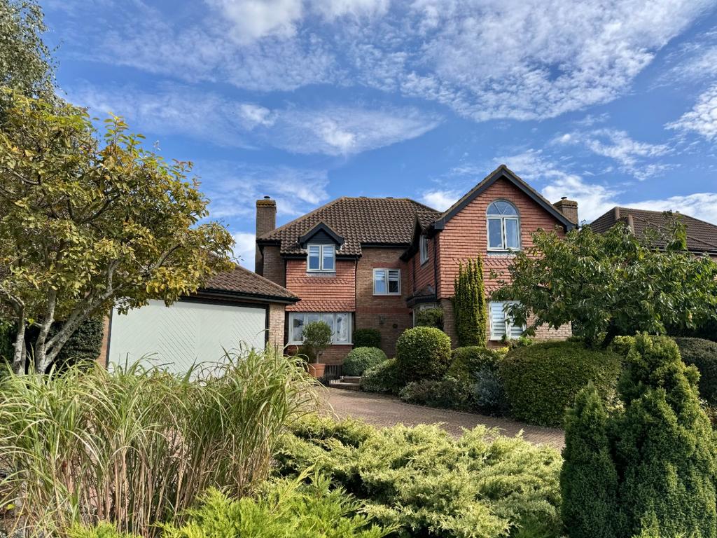 Private Road, Flitton, Beds 5 bed detached house for sale £995,000
