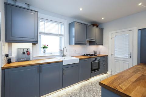 11 Duddingston Park South, Edinburgh, EH15 3NY