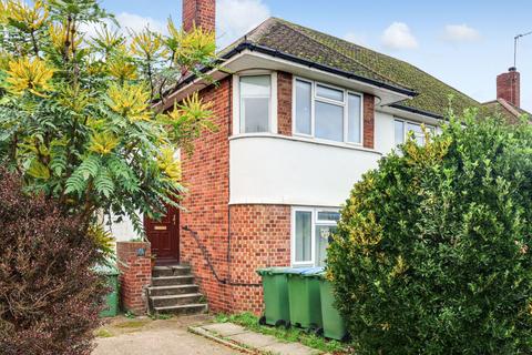 2 bedroom maisonette to rent, The Broadway,, Thames Ditton KT7