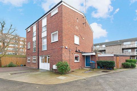 4 bedroom semi-detached house for sale, Carlisle Close, Kingston Upon Thames KT2