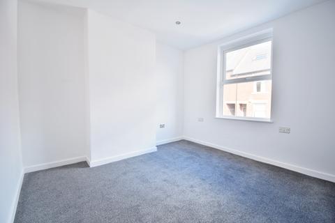 3 bedroom terraced house to rent, Ruth Square, Sheffield S10