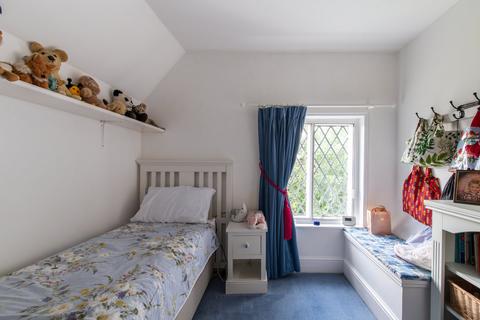100 Lewis Road, Istead Rise, Gravesend, DA13 9JN