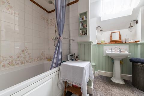 100 Lewis Road, Istead Rise, Gravesend, DA13 9JN