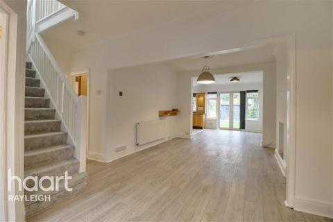 4 bedroom semi-detached house to rent, Hobleythick Lane, Westcliff-on-sea