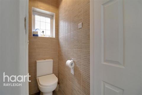 4 bedroom semi-detached house to rent, Hobleythick Lane, Westcliff-on-sea