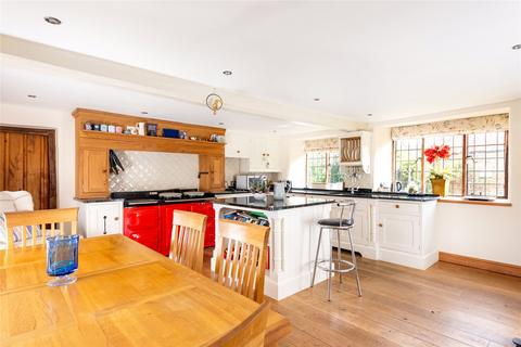 3 bedroom detached house for sale, Bell Hill, Finedon, Wellingborough, Northamptonshire, NN9