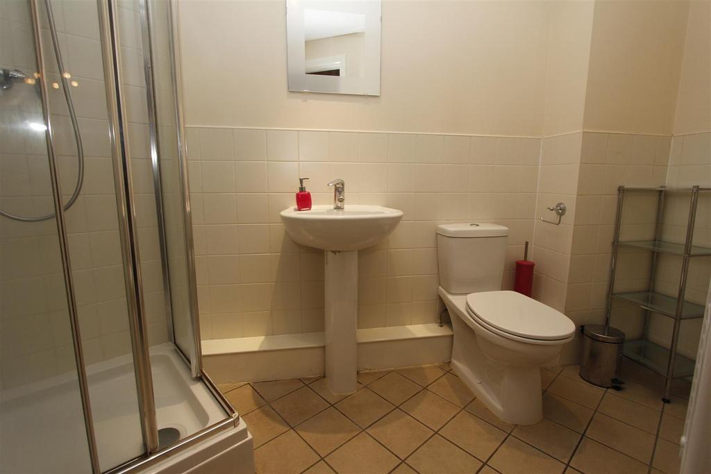 Ensuite.JPG