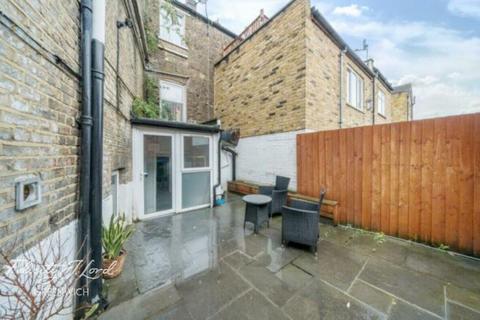 1 bedroom flat for sale, Orlop Street, London, SE10 9AB