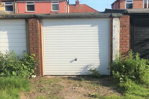 Garage to rent, Ivy Avenue, Blackpool FY4