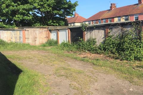 Garage to rent, Ivy Avenue, Blackpool FY4