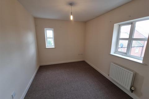 2 bedroom flat to rent, Massingham Park, Somerset TA2