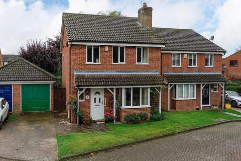 4 bedroom detached house for sale, Rose Court, Northall Road, Eaton Bray, LU6 2RS