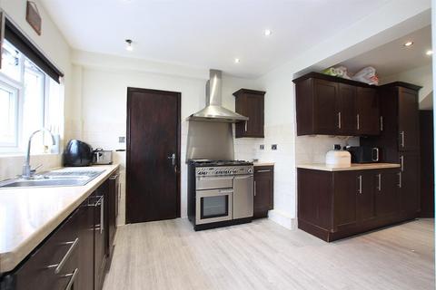 5 bedroom end of terrace house for sale, Bourne Avenue, Hayes UB3