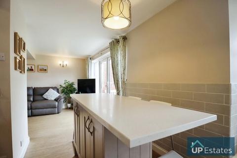 32 Hawthorne Close, Wolston, Coventry, CV8 3HN
