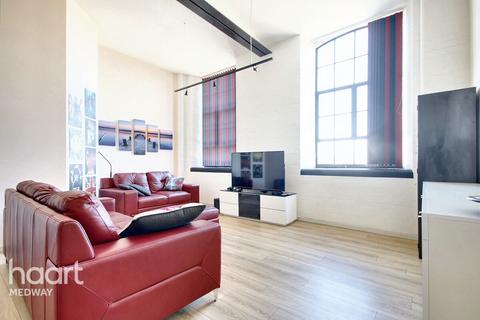 2 bedroom flat for sale, Gillingham Road, GILLINGHAM